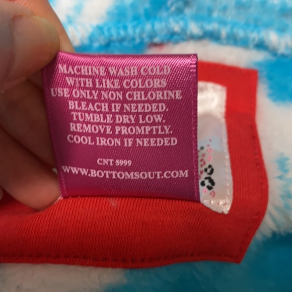 Bottoms Out Gal Light Blue Reindeer Hooded Robe - Picture 10 of 10